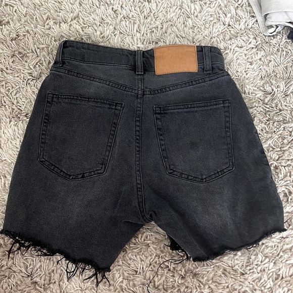 H&M black denim shorts - Picture 2 of 4